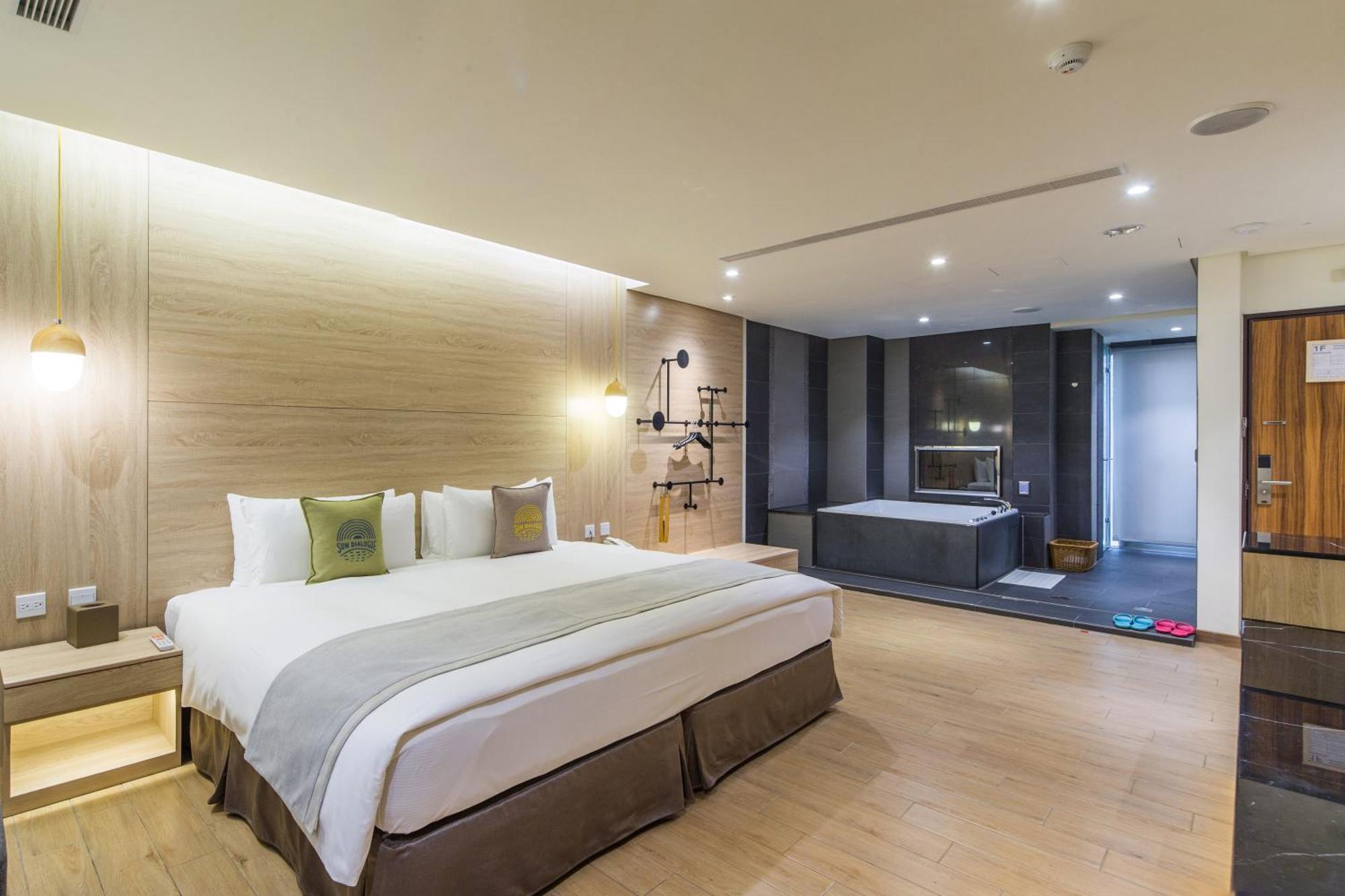 Sun Dialogue Hotel-By Cosmos Creation Chiayi Exterior foto